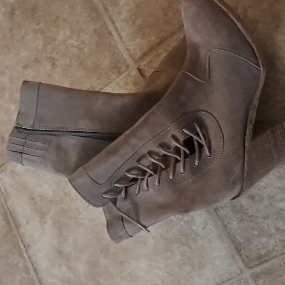 Jeffrey Campbell Suede Lace Up Ankle Boots Size 7.5 - Picture 2 of 8